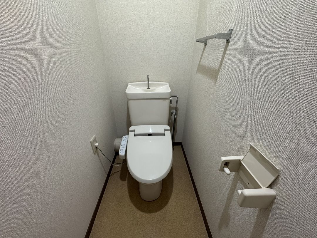 トイレ アミティ三郷早稲田1号棟
