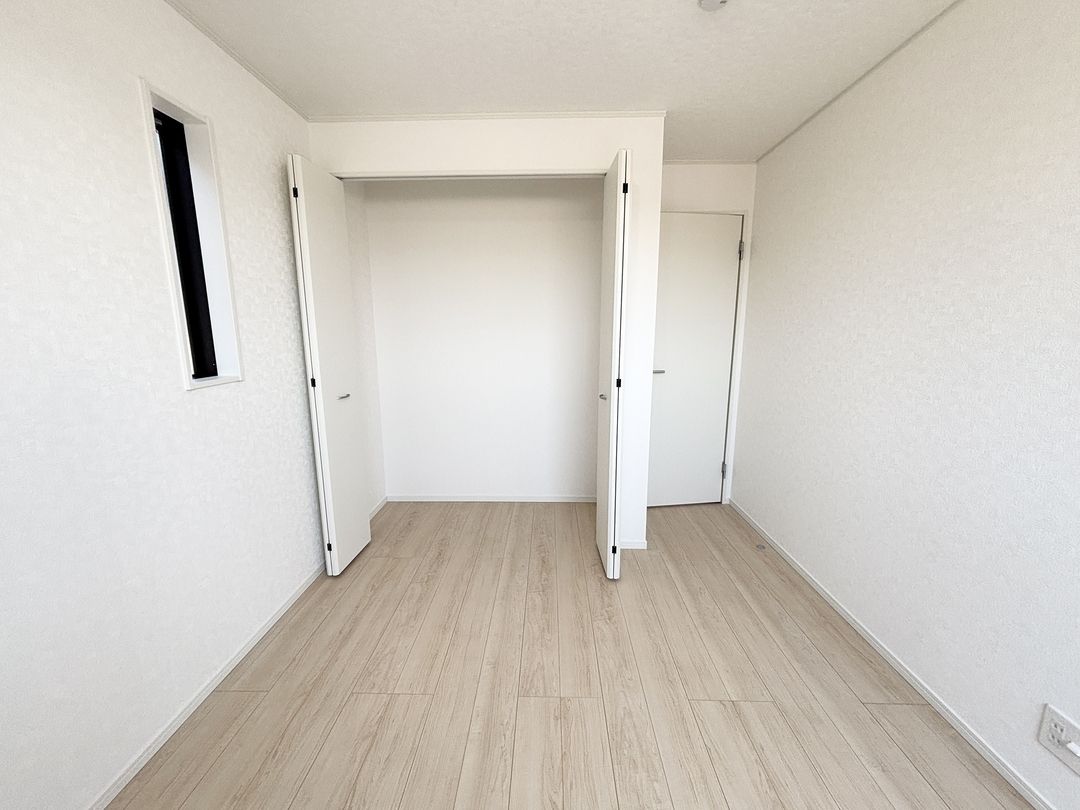 洋室4約5.25帖 三郷市戸ケ崎5丁目新築戸建