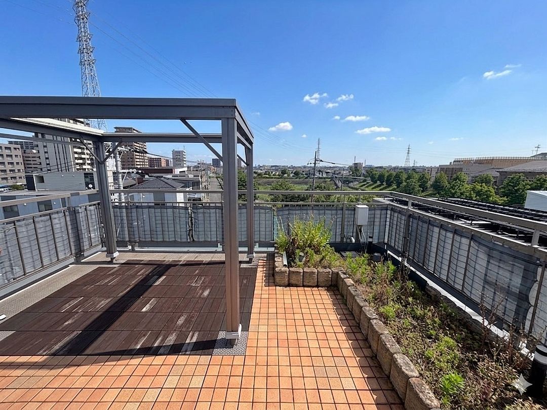 屋上テラス・ルーフバルコニー 三郷市中央2丁目中古戸建(ヘーベルハウス注文住宅)