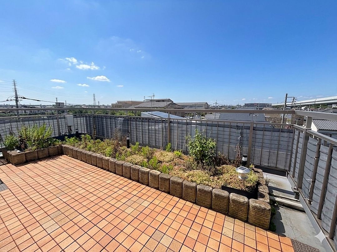 屋上テラス・ルーフバルコニー 三郷市中央2丁目中古戸建(ヘーベルハウス注文住宅)